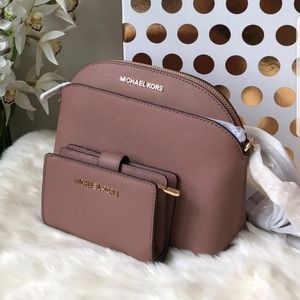 Michael kors matching wallet and purse